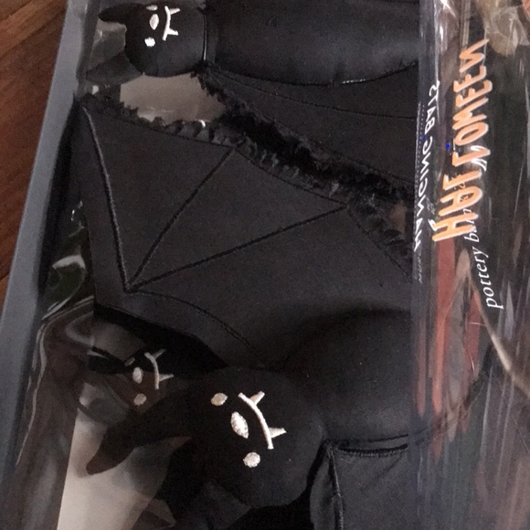 Pottery Barn kids Spooky and Cute Embroidered Hanging Bats, Set Of 6 🦇SOLD OUT! - Picture 9 of 16